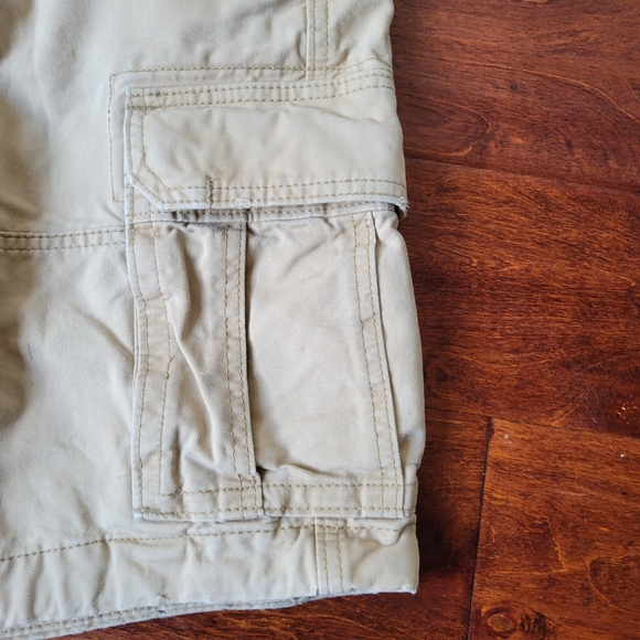 Abercrombie & Fitch Khaki Cargo Shorts Button Fly Distressed - Picture 10 of 13